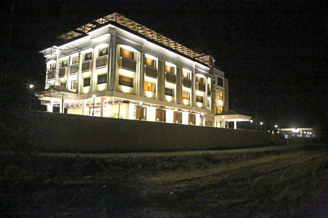 Hotel Lavanya Palace Ratlām エクステリア 写真